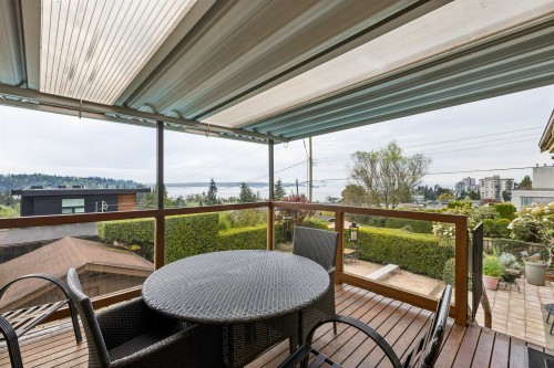 1092 Duchess Avenue, West Vancouver, BC 