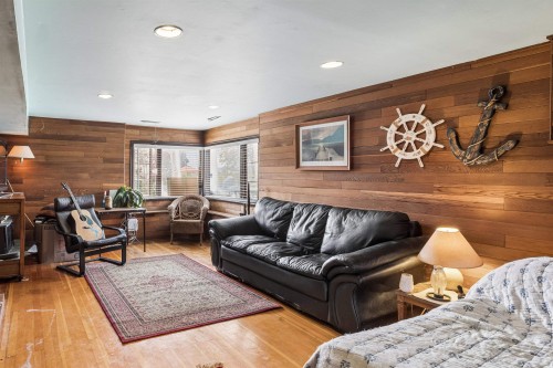 1092 Duchess Avenue, West Vancouver, BC 