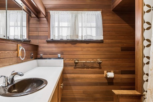 1092 Duchess Avenue, West Vancouver, BC 