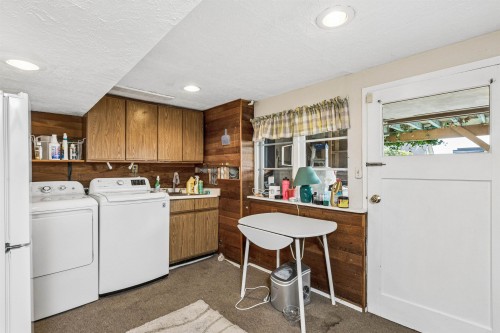 1092 Duchess Avenue, West Vancouver, BC 