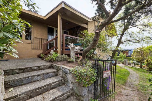 1092 Duchess Avenue, West Vancouver, BC 