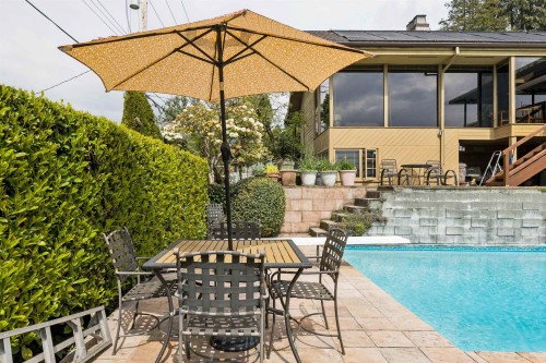 1092 Duchess Avenue, West Vancouver, BC 