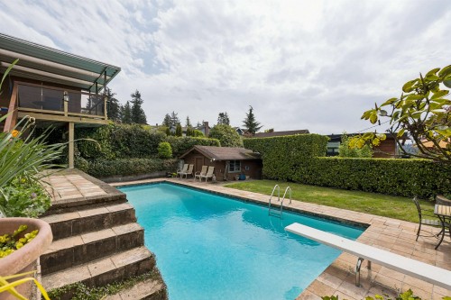 1092 Duchess Avenue, West Vancouver, BC 