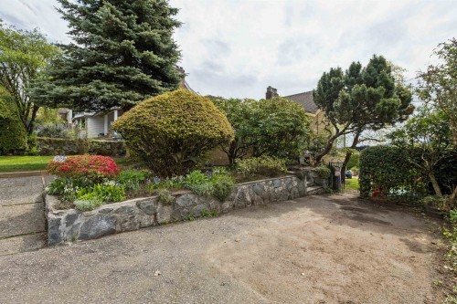 1092 Duchess Avenue, West Vancouver, BC 