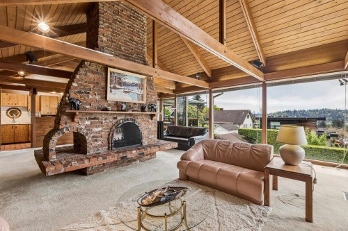 1092 Duchess Avenue, West Vancouver, BC 