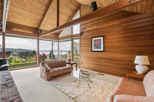 1092 Duchess Avenue, West Vancouver, BC 