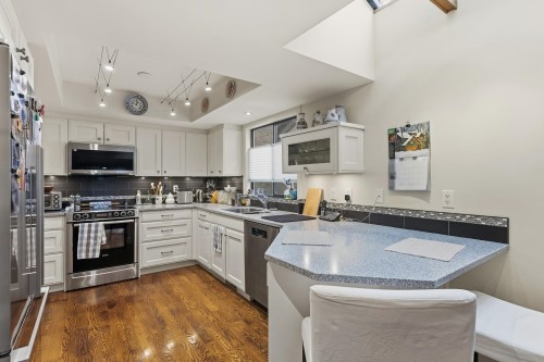 5639 White Pine Lane, North Vancouver, BC 