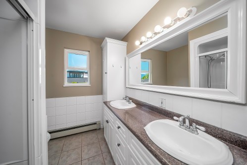 951 Everett Crescent, Burnaby, BC 