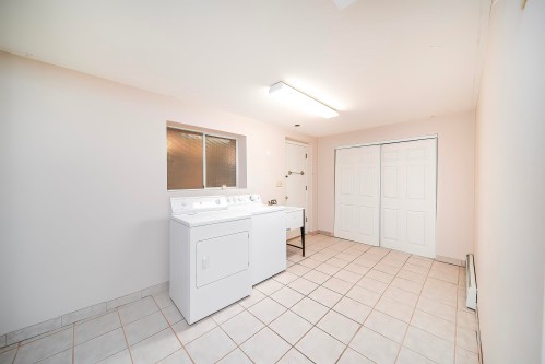 951 Everett Crescent, Burnaby, BC 