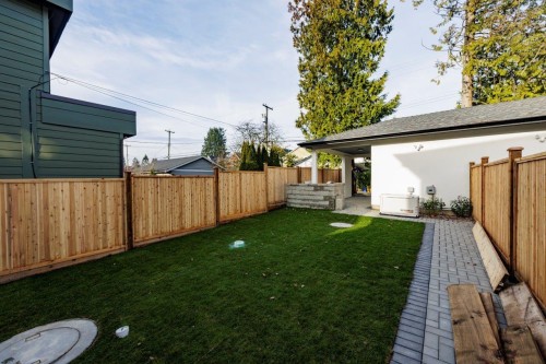 254 18Th Street E, North Vancouver, BC 