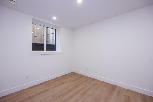 254 18Th Street E, North Vancouver, BC 