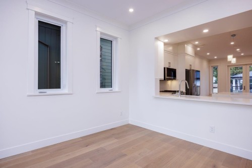 254 18Th Street E, North Vancouver, BC 