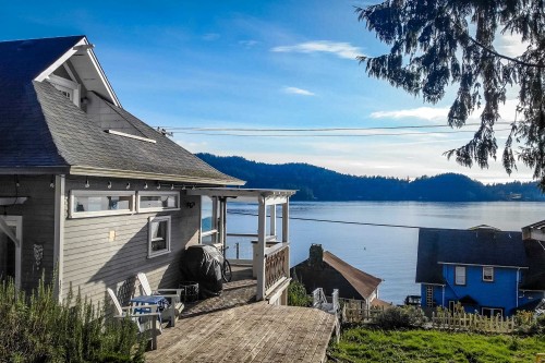 811 Marine Drive  Gibsons, BC V0N 1V1