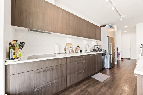 2108-691 North Road, Coquitlam, BC 