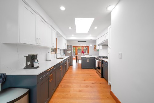4096 Sunset Boulevard, North Vancouver, BC 