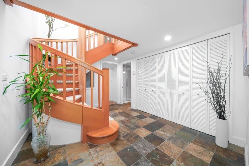 4096 Sunset Boulevard, North Vancouver, BC 