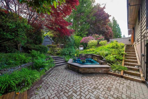 4096 Sunset Boulevard, North Vancouver, BC 
