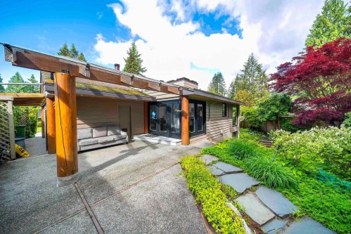 4096 Sunset Boulevard, North Vancouver, BC 