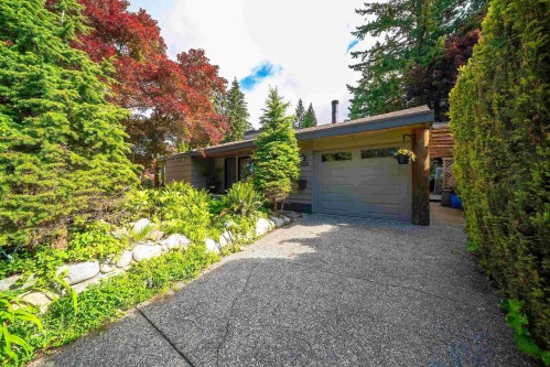 4096 Sunset Boulevard, North Vancouver, BC 