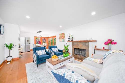 4096 Sunset Boulevard, North Vancouver, BC 