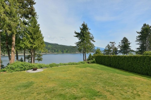 5481 Eureka Road, Halfmoon Bay, BC 