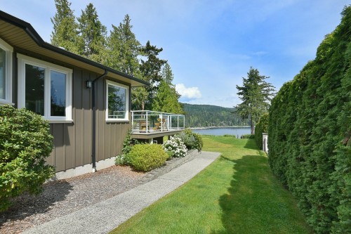 5481 Eureka Road, Halfmoon Bay, BC 