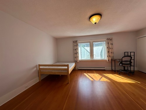 4678 3Rd Avenue W, Vancouver, BC 