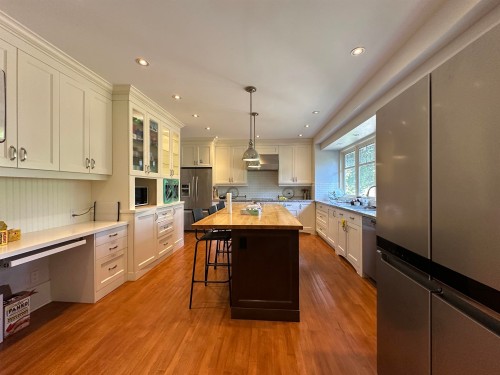 4678 3Rd Avenue W, Vancouver, BC 