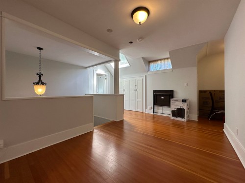4678 3Rd Avenue W, Vancouver, BC 