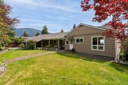 606 Hawstead Place  West Vancouver, BC V7S 1T9