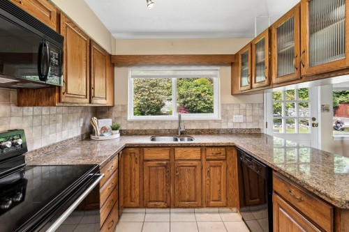 606 Hawstead Place, West Vancouver, BC 