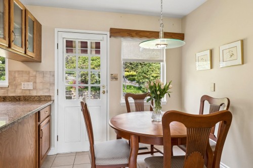 606 Hawstead Place, West Vancouver, BC 