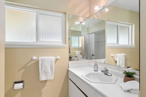 606 Hawstead Place, West Vancouver, BC 