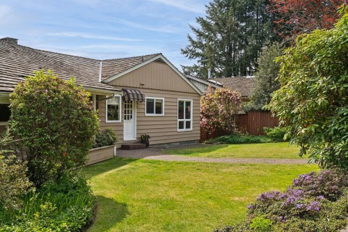 606 Hawstead Place, West Vancouver, BC 