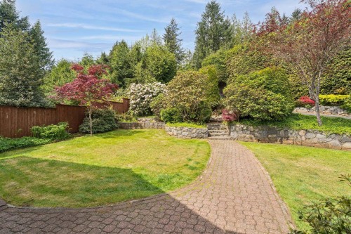 606 Hawstead Place, West Vancouver, BC 