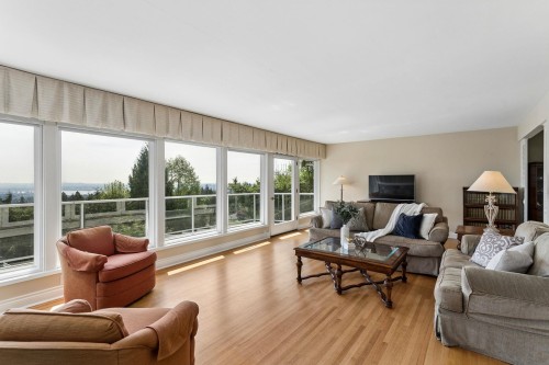 606 Hawstead Place, West Vancouver, BC 