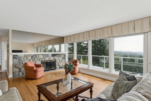 606 Hawstead Place, West Vancouver, BC 