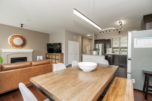 6-3138 Dayanee Springs Boulevard, Coquitlam, BC 