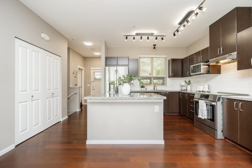 6-3138 Dayanee Springs Boulevard, Coquitlam, BC 