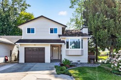 20188 116b Avenue Maple Ridge, BC V2X 0E3