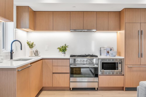 1008 52Nd Avenue W, Vancouver, BC 