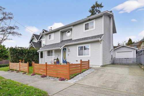 2005 London Street  New Westminster, BC V3M 3E6