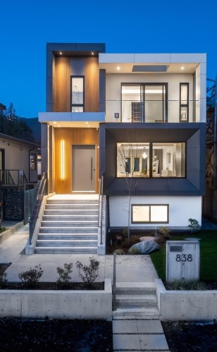 838 14Th Street E, North Vancouver, BC 