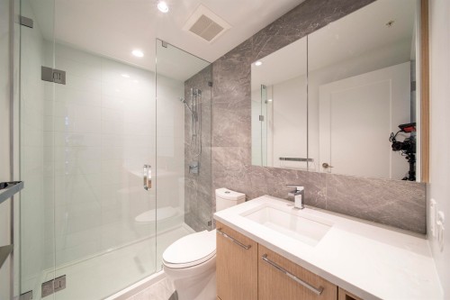 702-8155 Capstan Way, Richmond, BC 