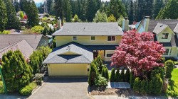 707 Braemar Road E North Vancouver, BC V7N 4G1