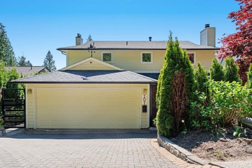 707 Braemar Road E, North Vancouver, BC 