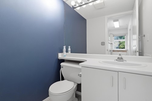 737 7Th Avenue W, Vancouver, BC 