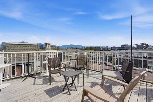 737 7Th Avenue W, Vancouver, BC 