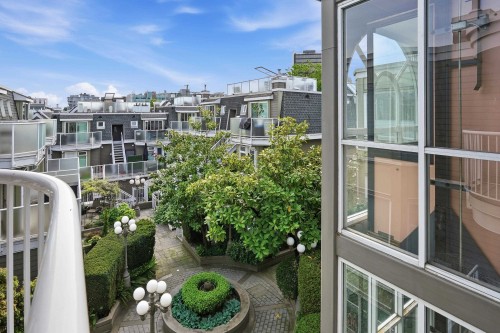 737 7Th Avenue W, Vancouver, BC 