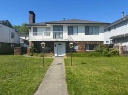 GARDEN-4455 Napier Street Burnaby, BC V5C 3H2